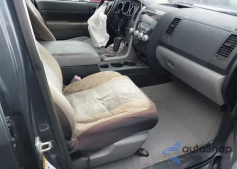 2010 Toyota Tundra Grade 4.6L V8 z USA, uszkodzony, nr VIN 5TFUM5F13AX004345